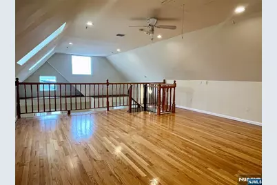 662 Undercliff Avenue 2nd Floor #2nd floor, Edgewater, NJ 07020 - Photo 12