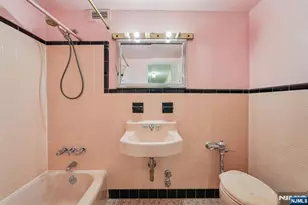 6010 Blvd East 54, West New York, NJ 07093 - Photo 14