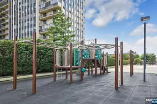 200 Winston 2921, Cliffside Park, NJ 07010 - Photo 28