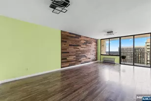 200 Winston 2921, Cliffside Park, NJ 07010 - Photo 2