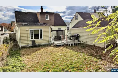 57 Hamilton Avenue, Elmwood Park, NJ 07407 - Photo 12