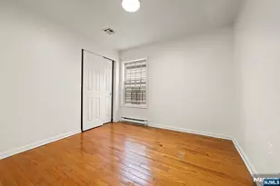 12 Bayview Ave, Jersey City, NJ 07305 - Photo 18