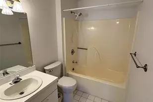 200 Paterson Ave 3D, East Rutherford, NJ 07073 - Photo 8