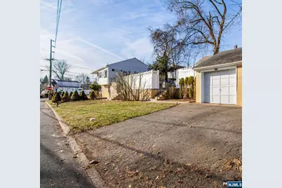 301 Riverview Road, Pompton Lakes, NJ 07442 - Photo 30