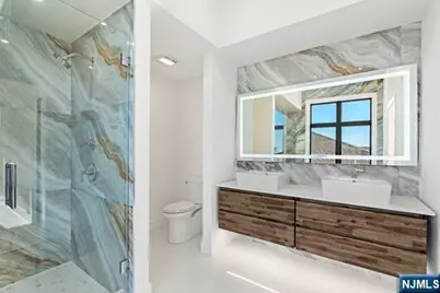 425 Grandview Place, Fort Lee, NJ 07024 - Photo 26