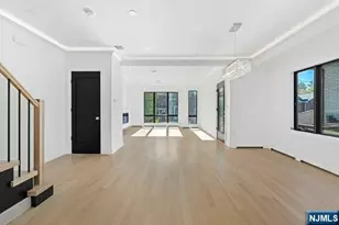 425 Grandview Pl, Fort Lee, NJ 07024 - Photo 8