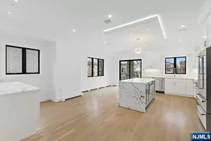 425 Grandview Pl, Fort Lee, NJ 07024 - Photo 10