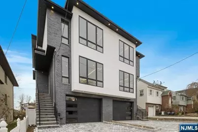 425 Grandview Place, Fort Lee, NJ 07024 - Photo 2