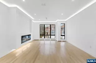 425 Grandview Pl, Fort Lee, NJ 07024 - Photo 4