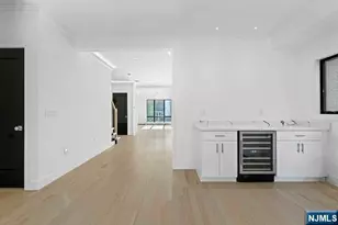 425 Grandview Pl, Fort Lee, NJ 07024 - Photo 16