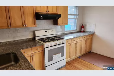 50 Columbia Avenue 2nd Floor #2nd Floor, Palisades Park, NJ 07650 - Photo 2