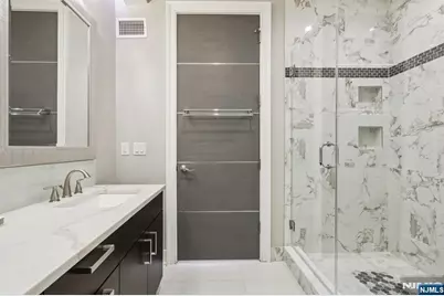 26 Hudson Terrace, Edgewater, NJ 07020 - Photo 28