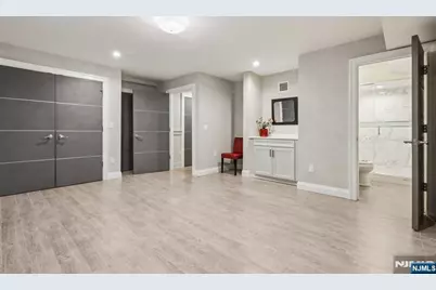 26 Hudson Terrace, Edgewater, NJ 07020 - Photo 6