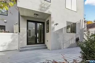 26 Hudson Terrace, Edgewater, NJ 07020 - Photo 22