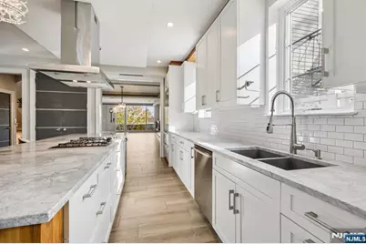 26 Hudson Terrace, Edgewater, NJ 07020 - Photo 12
