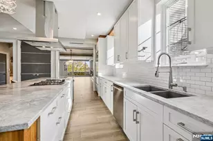 26 Hudson Terrace, Edgewater, NJ 07020 - Photo 12