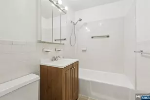 150 Overlook Ave 6H, Hackensack, NJ 07601 - Photo 20