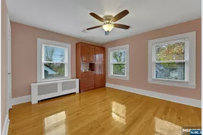 137 Johnson Avenue, Teaneck Township, NJ 07666 - Photo 18