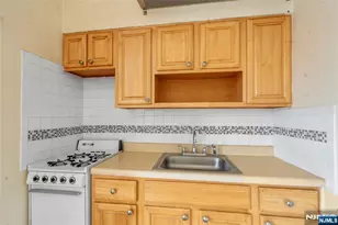 821 Bergen B5, Jersey City, NJ 07306 - Photo 6