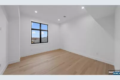 256 7th Street C #C, Palisades Park, NJ 07650 - Photo 28