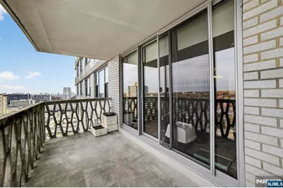 2100 Linwood Avenue 17U #17U, Fort Lee, NJ 07024 - Photo 14