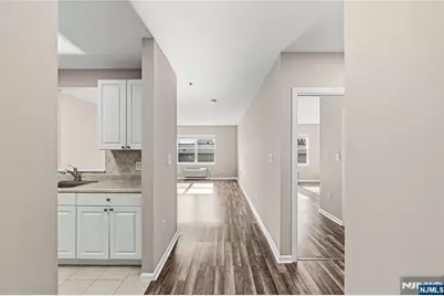 905 River Road 202 #202, Edgewater, NJ 07020 - Photo 4