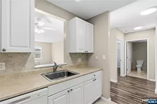 905 River Road 202, Edgewater, NJ 07020 - Photo 12