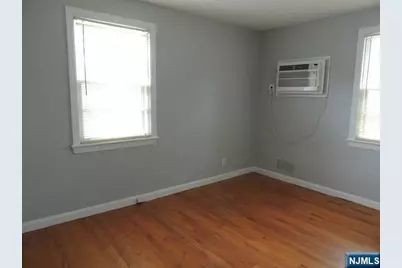 375 Chelsea Street, Paramus, NJ 07652 - Photo 10