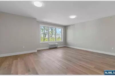 2021 Jones Road 106 #106, Fort Lee, NJ 07024 - Photo 10