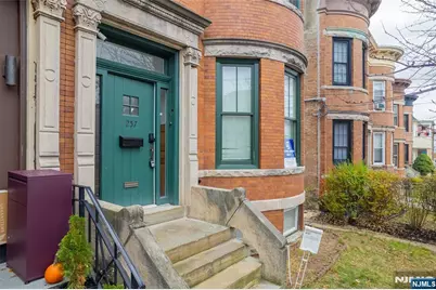 257 Woodlawn Avenue, Jersey City, NJ 07305 - Photo 22