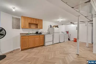 257 Woodlawn Avenue, Jersey City, NJ 07305 - Photo 18