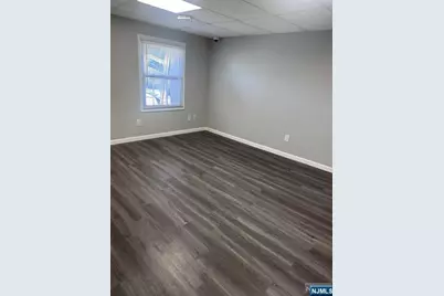 13 Lee Place, Clifton, NJ 07011 - Photo 4