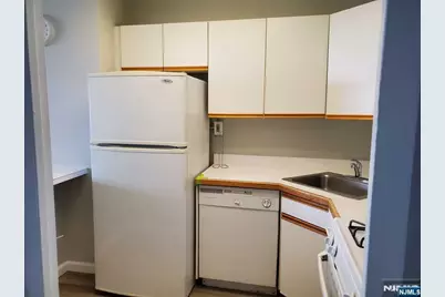 285 Aycrigg Avenue 22C #22C, Passaic, NJ 07055 - Photo 6