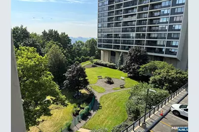 6 Horizon Road 302 #302, Fort Lee, NJ 07024 - Photo 2