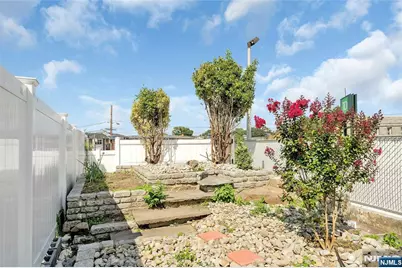 425 Hancock Place, Fairview, NJ 07022 - Photo 30