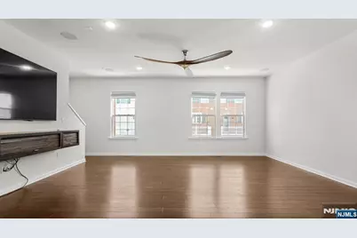 54 Landmark Lane 54 #54, Fair Lawn, NJ 07410 - Photo 18