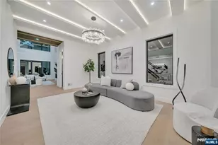 801 Godwin Rd, Paramus, NJ 07652 - Photo 18