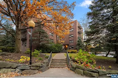 3040 Edwin Avenue 4A #4A, Fort Lee, NJ 07024 - Photo 2