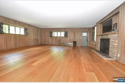 584 W Saddle River Road, Upper Saddle River, NJ 07458 - Photo 4