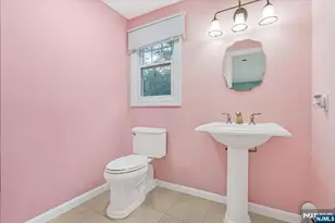 240 Ottowa Ln, Franklin Lakes, NJ 07417 - Photo 14