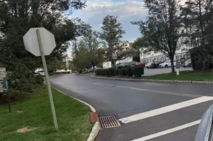 138 Limerick Ln, Phillipsburg, NJ 08865 - Photo 2