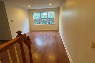 138 Limerick Ln, Phillipsburg, NJ 08865 - Photo 4