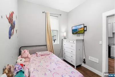 402 Cliff Street, Fairview, NJ 07022 - Photo 12