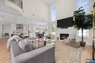 319 Franklin Pl, Paramus, NJ 07652 - Photo 16