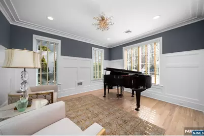 319 Franklin Place, Paramus, NJ 07652 - Photo 6