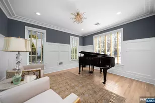 319 Franklin Pl, Paramus, NJ 07652 - Photo 6