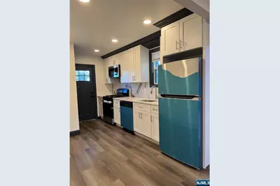 27 Emerald Street, Hackensack, NJ 07601 - Photo 6