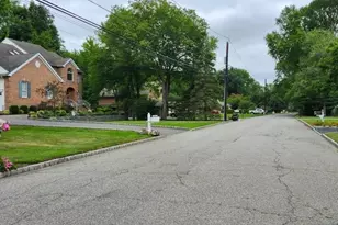 128 Big Piece Rd, Fairfield, NJ 07004 - Photo 32