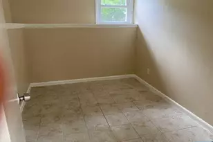 352 Maplewood Dr, Paramus, NJ 07652 - Photo 24