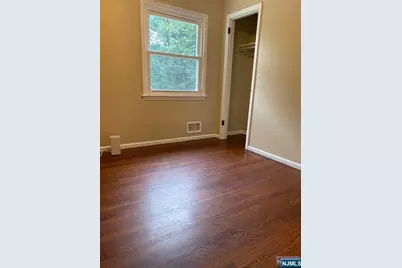 352 Maplewood Drive, Paramus, NJ 07652 - Photo 12